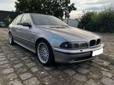 BMW 523