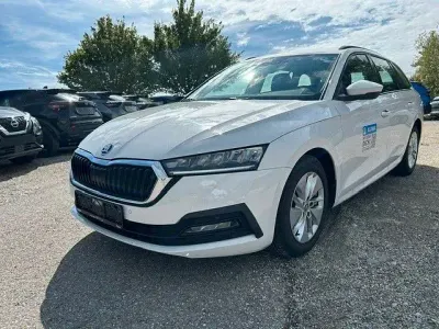 Gebraucht Skoda Octavia Ambition 150 PS (110 kW) 2021 Weiß Kombi