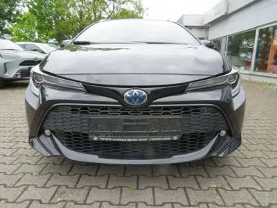 Gebraucht Toyota Corolla Hybrid Team 98 PS (72 kW) 2022 Black mica / ink Kombi