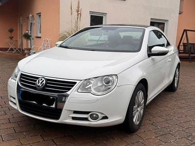Gebraucht VW Eos Style 122 PS (89 kW) 2009 Weiß Cabrio