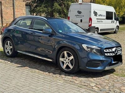 Mercedes GLA220