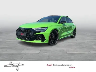Neu Audi RS3 Sportback Comfort 400 PS (294 kW) 2026 Kyalamigrün Kleinwagen