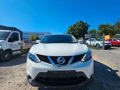 Weiß Gebraucht 2017 Nissan Qashqai N-Connecta SUV | 11.998 € (Guter Preis)