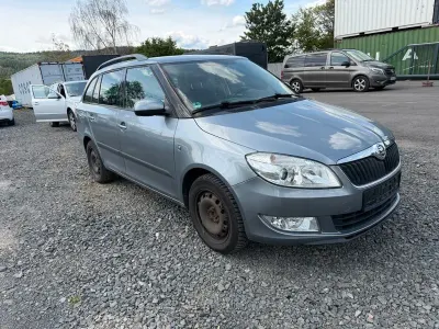 Używany Skoda Fabia Elegance 105 KM (77 kW) 2013 Szary Kombi