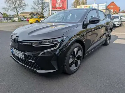 Gebraucht Renault Megane E-Tech Equilibre 96 kW (131 PS) 2022 Schwarz (sternenschwarz) Limousine
