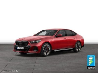 Usata BMW 550e M Sport 489 CV (359 kW) 2025 Rosso Berlina