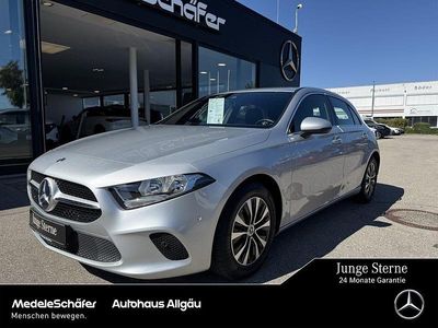 Iridiumsilber (metallic) Gebraucht 2022 Mercedes A180 Business Limousine | 23.340 € (Guter Preis)