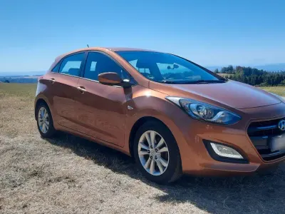 Gebraucht Hyundai i30 101 PS (74 kW) 2015 Orange Limousine