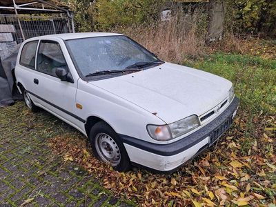 Second-hand Nissan Sunny 75 CP (55 kW) 1992 Alb Berlinǎ