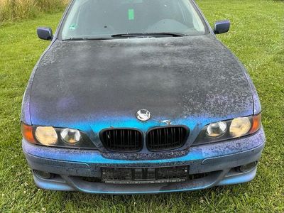 BMW 523