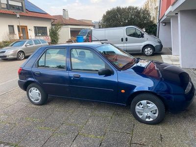 Gebraucht Ford Fiesta Ghia 90 PS (66 kW) 1999 Grau Kleinwagen