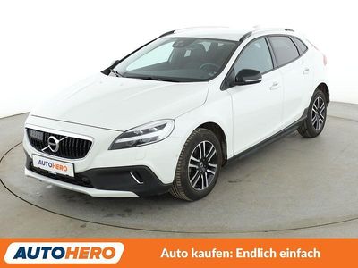 Gebraucht Volvo V40 CC Momentum 190 PS (139 kW) 2017 Weiß Kombi