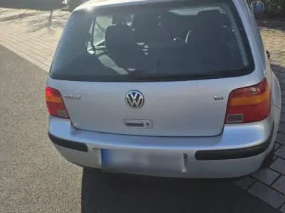 Gebraucht VW Golf IV 101 PS (74 kW) 1998 Silber Kleinwagen