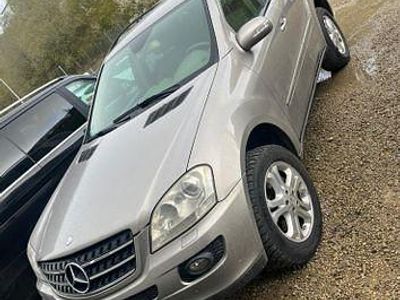 Gebraucht Mercedes ML320 224 PS (164 kW) 2007 Gold SUV