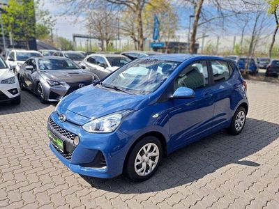 Gebraucht Hyundai i10 Select 67 PS (49 kW) 2017 Blau Kleinwagen