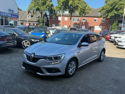 Gebraucht Renault Mégane Experience 101 PS (74 kW) 2017 Grau Limousine