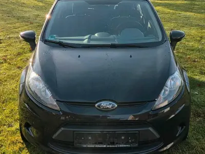Gebraucht Ford Fiesta 60 PS (44 kW) 2011 Schwarz Kleinwagen