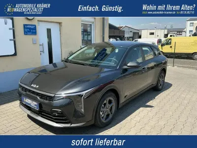 Neu Kia K4 150 PS (110 kW) 2026 Interstellar grau metallic Limousine