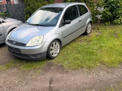 Gebraucht Ford Fiesta 69 PS (50 kW) 2005 Silber Kleinwagen