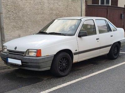 Gebraucht Opel Kadett 75 PS (55 kW) 1989 Weiß Kleinwagen