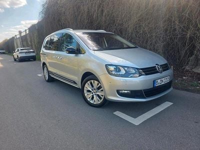 Second-hand VW Sharan 140 CP (102 kW) 2013 Argintiu Monovolum