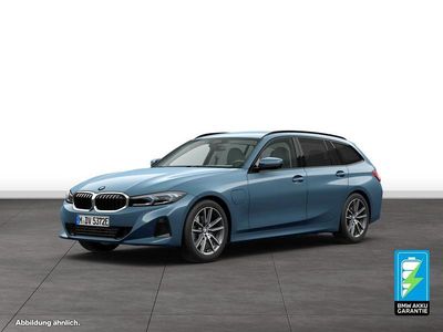 Gebraucht BMW 330e 292 PS (214 kW) 2025 Blau Kombi