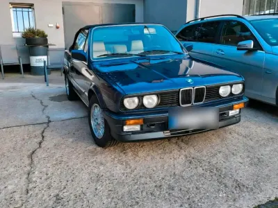 Gebraucht BMW 325 171 PS (125 kW) 1986 Blau Cabrio