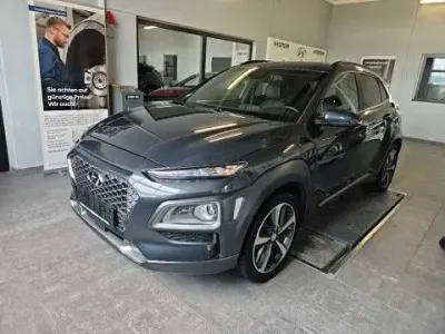 Gebraucht Hyundai Kona Style 120 PS (88 kW) 2020 Grau SUV
