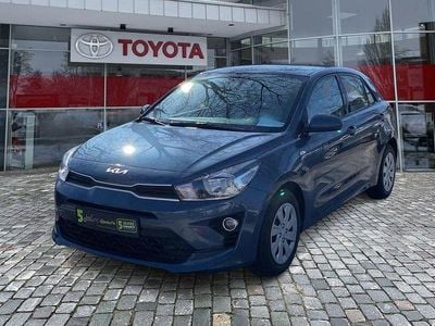 Gebraucht Kia Rio Vision 101 PS (74 kW) 2023 (eu3) smoke blue (metallic) Limousine