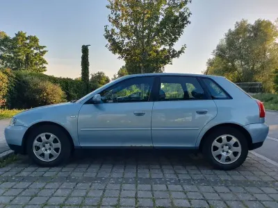 Gebraucht Audi A3 Ambiente 102 PS (75 kW) 2001 Blau Kleinwagen