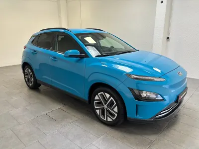 Gebraucht Hyundai Kona 100 kW (136 PS) 2022 Blau SUV