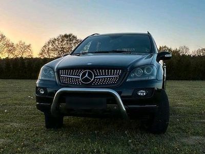 Usata Mercedes ML320 230 CV (169 kW) 2008 Nero SUV