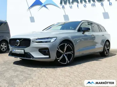 Gebraucht Volvo V60 Plus 197 PS (144 kW) 2024 Vapour grey / metallic Kombi