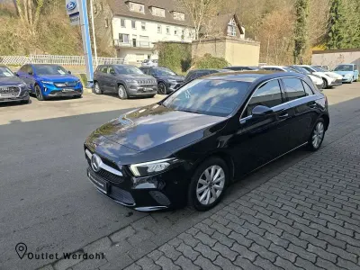 Gebraucht Mercedes A200 Progressive 163 PS (119 kW) 2018 Kosmosschwarz  metalliclack Limousine