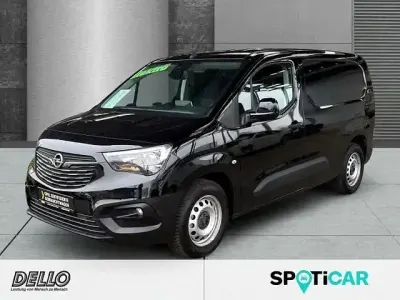 Usado Opel Combo-e Life XL Basis 100 kW (136 HP) 2023 Preto Monovolume