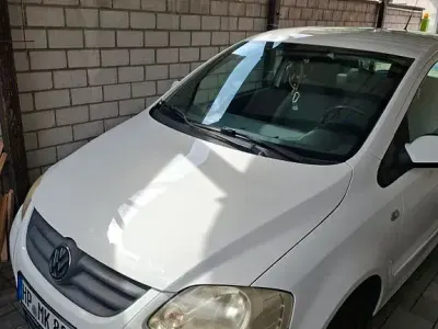 Gebraucht VW Fox 54 PS (39 kW) 2009 Weiß Kleinwagen