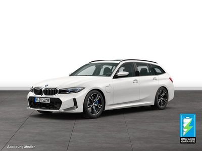 Gebraucht BMW 330e M Sport 292 PS (214 kW) 2025 Weiß Kombi