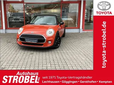 Używany Mini Cooper 136 KM (100 kW) 2019 Pomarańczowy Hatchback