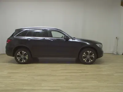 Second-hand Mercedes GLC300e 194 CP (142 kW) 2022 Negru