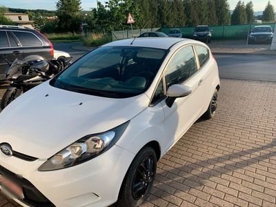 gebraucht Ford Fiesta ! bis zum 26.02 noch angemeldet!