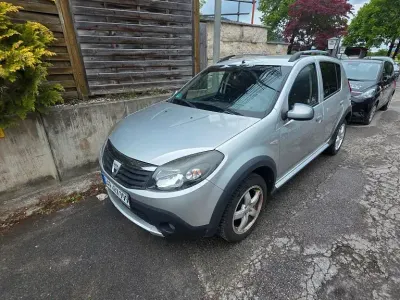 Gebraucht Dacia Sandero Stepway 84 PS (61 kW) 2011 Grau Limousine