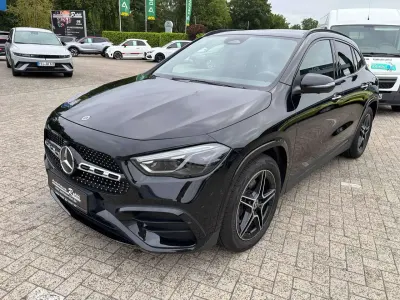 Gebraucht Mercedes GLA200 AMG line 163 PS (119 kW) 2024 Kosmosschwarz SUV