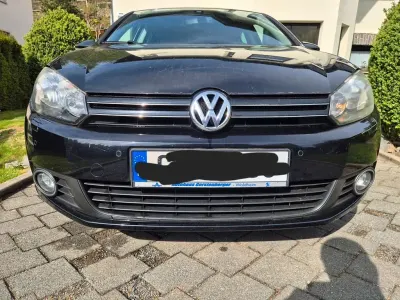 Gebraucht VW Golf VI Team 105 PS (77 kW) 2011 Schwarz Kleinwagen