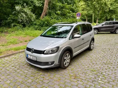 Gebraucht VW Touran Cross 170 PS (125 kW) 2012 Silber Van / Kleinbus