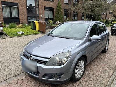 Usata Opel Astra 125 CV (91 kW) 2004 Grigio Berlina