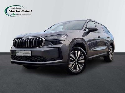 Neu Skoda Kodiaq Selection 150 PS (110 kW) 2026 Grau SUV