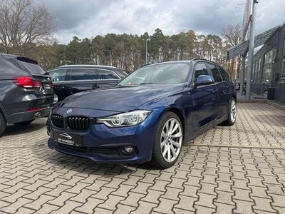 Gebraucht BMW 320 Advantage 163 PS (119 kW) 2018 Blau Kombi