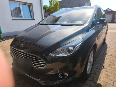 Gebraucht Ford S-MAX Titanium 150 PS (110 kW) 2016 Grau Van / Kleinbus