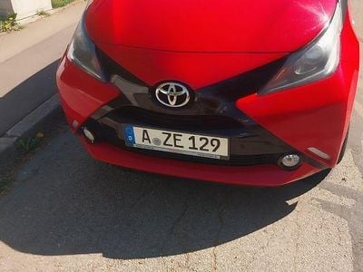 Usata Toyota Aygo 69 CV (50 kW) 2017 Rosso Utilitaria