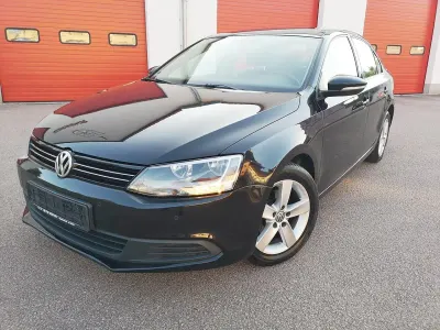 Gebraucht VW Jetta 105 PS (77 kW) 2011 Schwarz Limousine